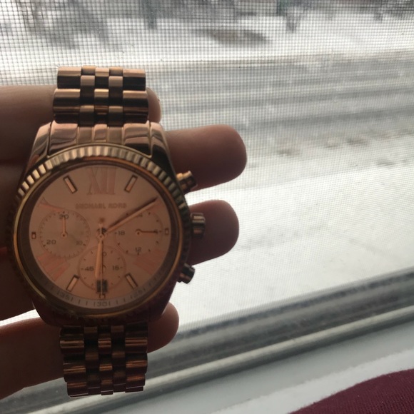 Michael Kors Rose Gold Watch - Picture 2 of 4